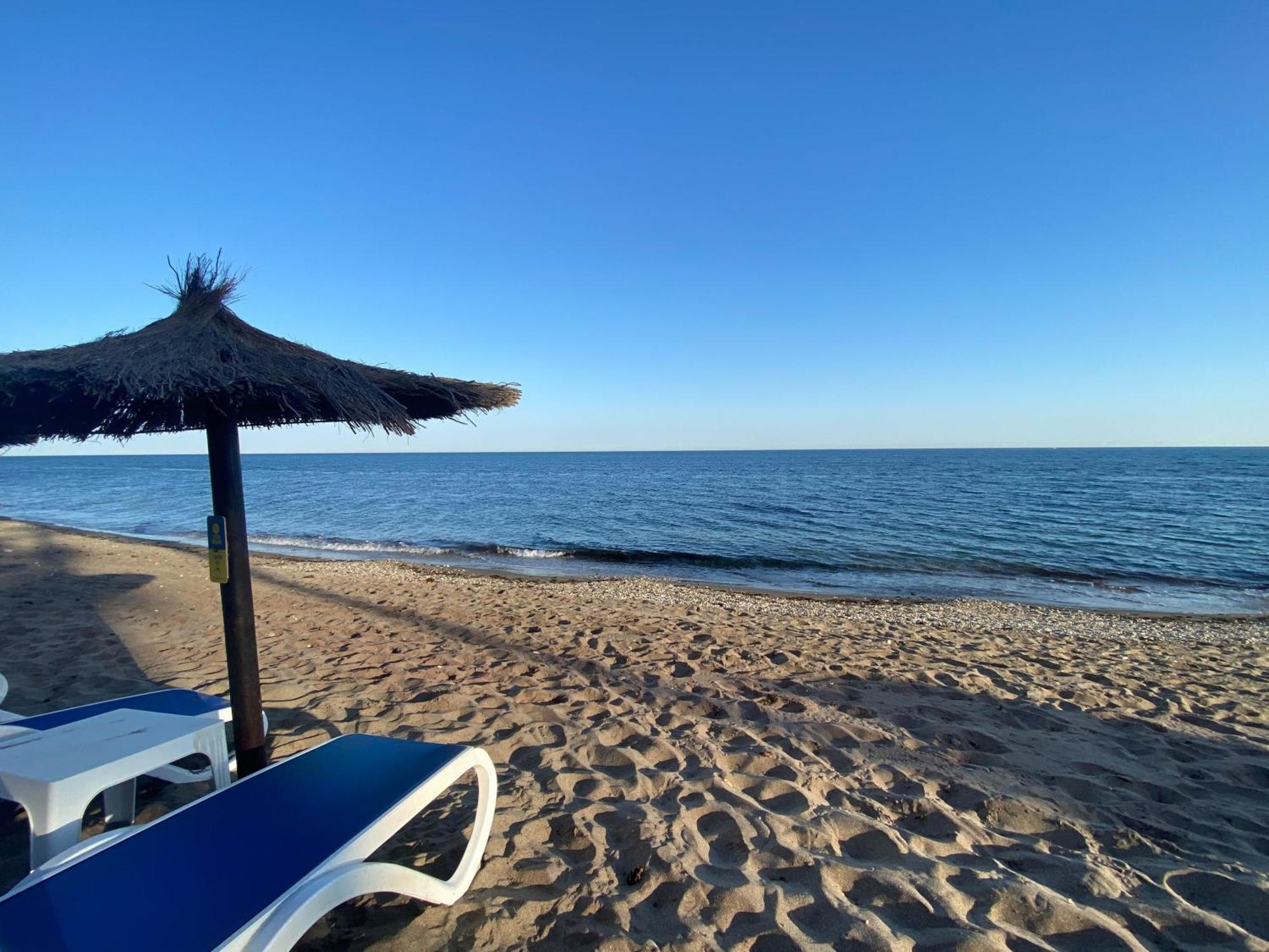 Frontline Beach Ground Floor With Privet Garden, Mi Capricho 16 Mijas Exteriör bild