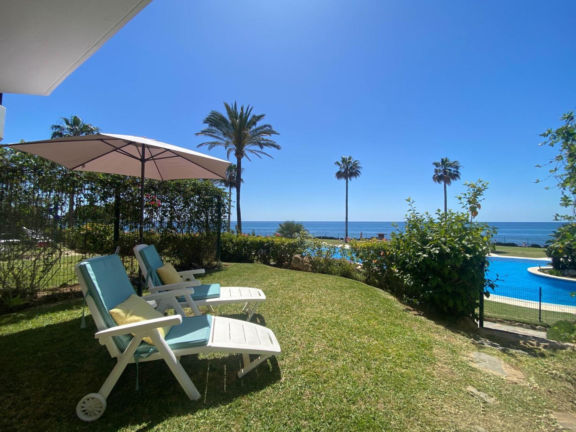 Frontline Beach Ground Floor With Privet Garden, Mi Capricho 16 Mijas Exteriör bild