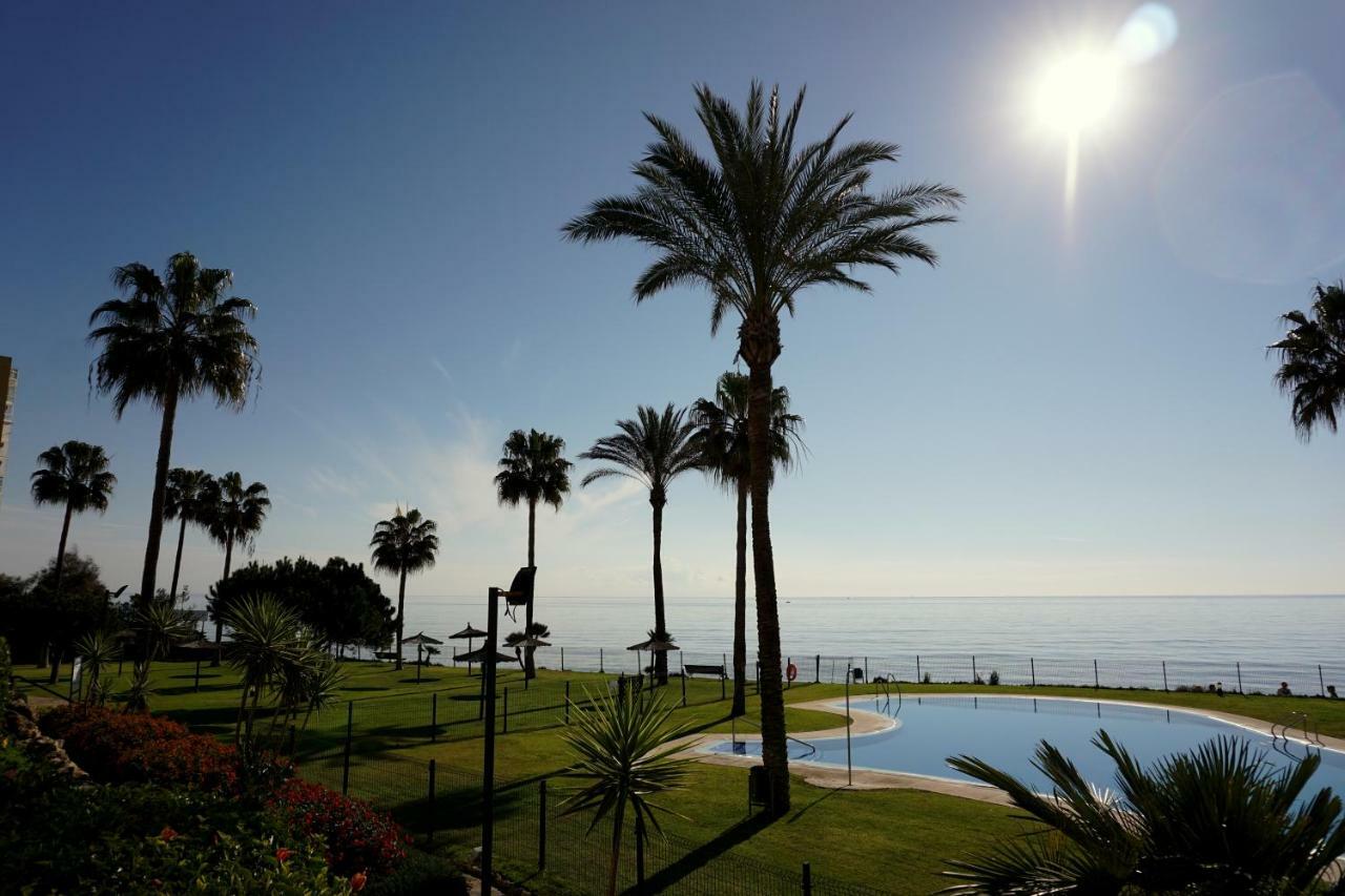 Frontline Beach Ground Floor With Privet Garden, Mi Capricho 16 Mijas Exteriör bild