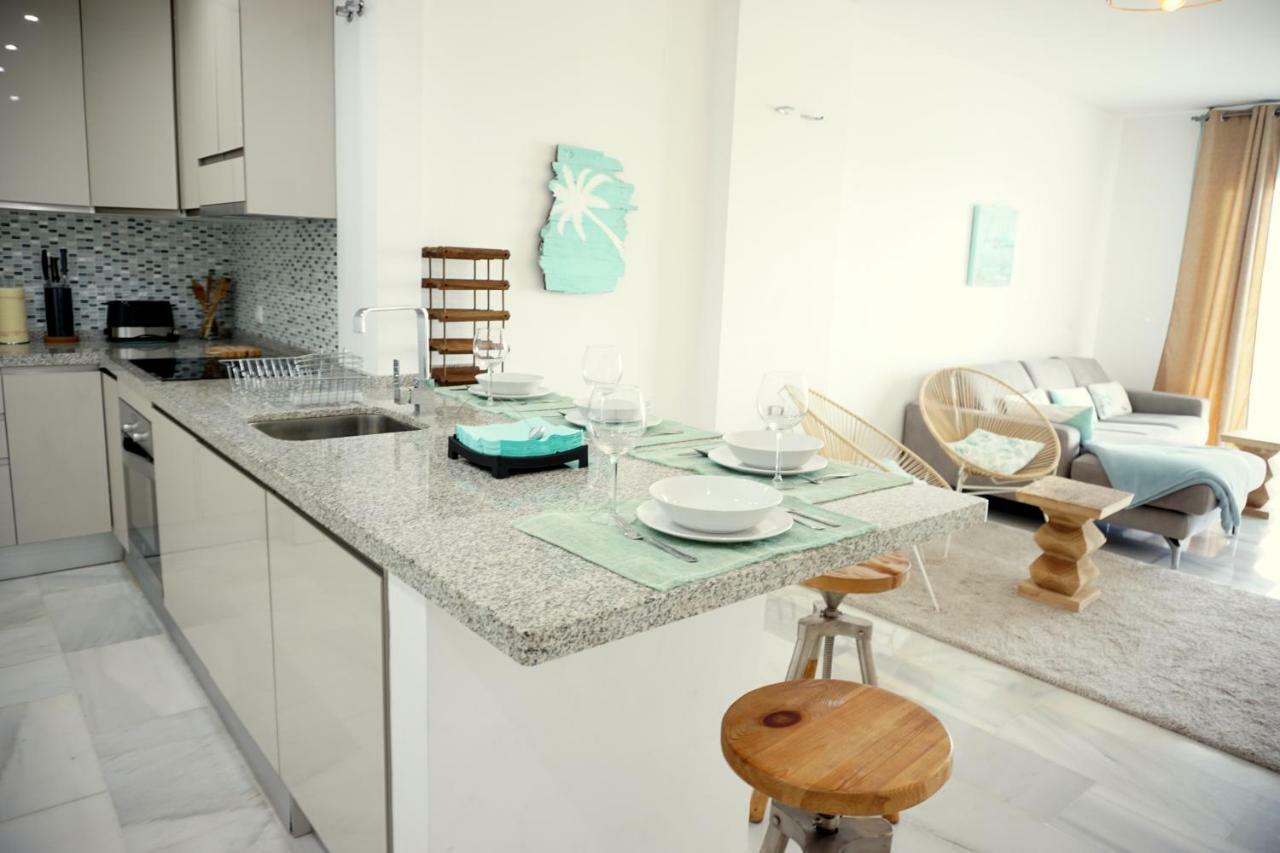 Frontline Beach Ground Floor With Privet Garden, Mi Capricho 16 Mijas Exteriör bild
